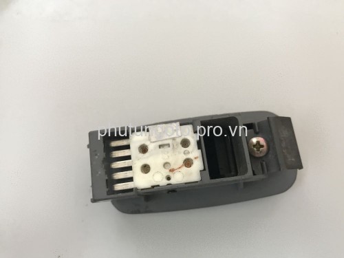CÔNG TẮC BẤM LÊN KÍNH TOYOTA CAMRY 2.2 1997 - 2001