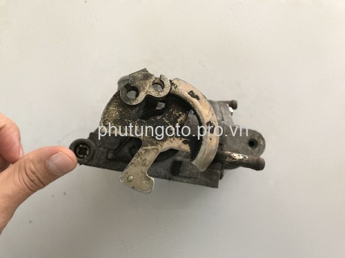 CỤM BƯỚM GA (CỔ GA) MAZDA 323 1997 - 2000