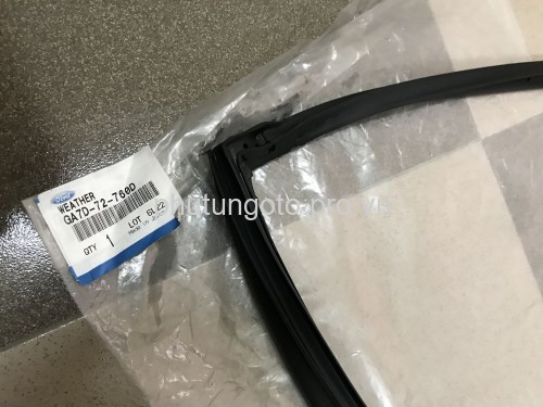 GIOĂNG (RON) CÁNH CỬA  MAZDA 626 1992 - 2000