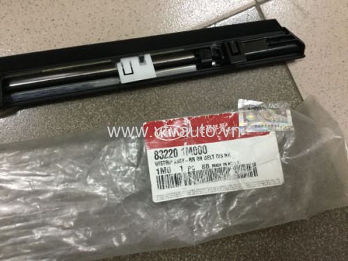 Nẹp chân kính ngoài KIA Forte (Sau phải) 832201M000