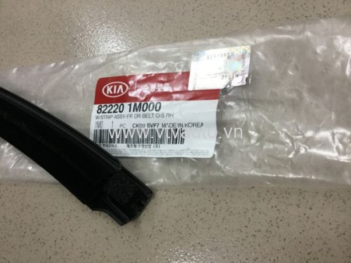 Nẹp chân kính ngoài Kia Forte (Trước phải) 822201M000