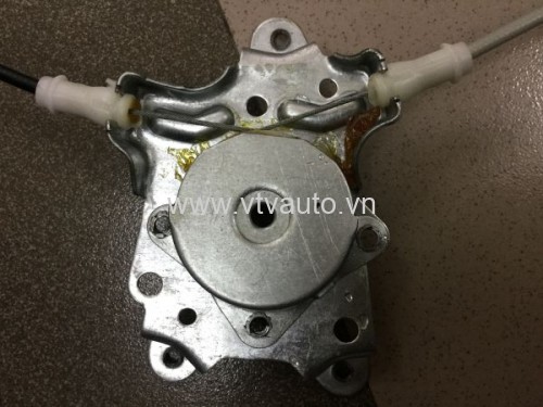 Compa (Cáp) lên kính trước trái Nissan Bluebrid 1989-1992