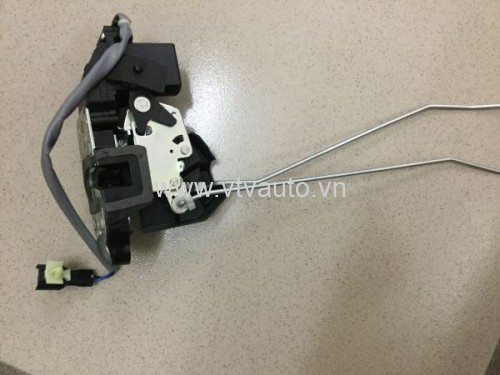Cơ cấu mở cửa sau phải Kia Spectra 0K2N2 72310