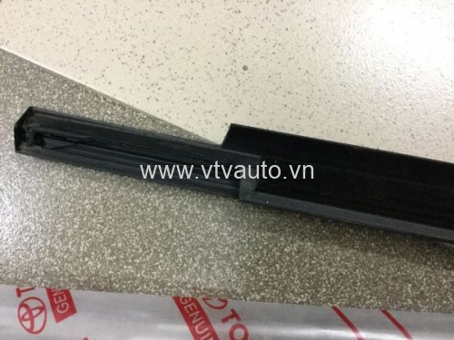 Nẹp chân kính ngoài sau phải Toyota Innova