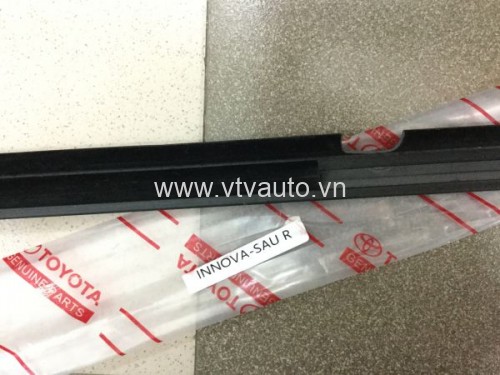 Nẹp chân kính ngoài sau phải Toyota Innova