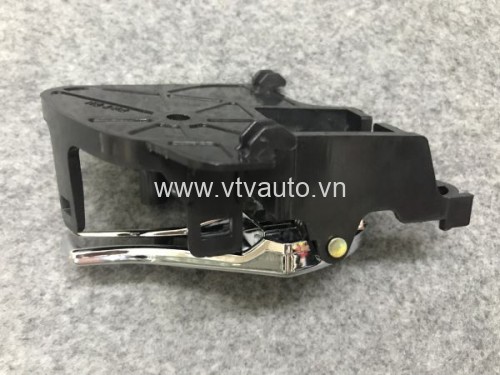 Tay mở cửa trong trước phải Daewoo Nubira 