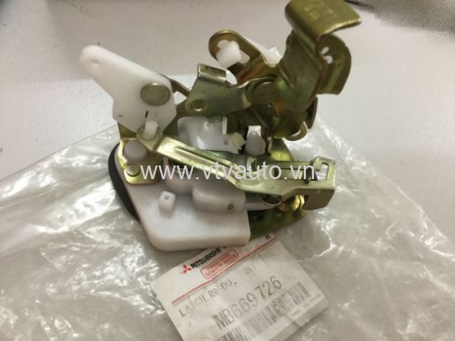 Khóa ngậm cửa sau phải Mitsubishi Pajero V33 (MITSUBISHI) MB669726