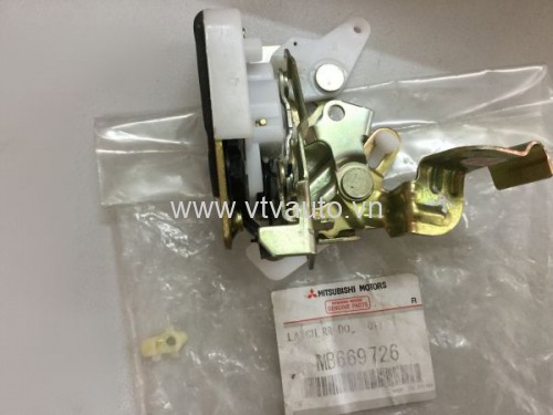 Khóa ngậm cửa sau phải Mitsubishi Pajero V33 (MITSUBISHI) MB669726
