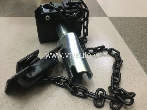 Giá treo lốp dự phòng Mitsubishi Triton 2007-2015 MR995050