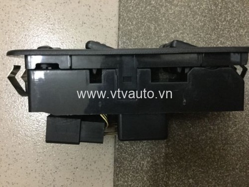 Công tắc lên kính tổng Mazda 626 1995 