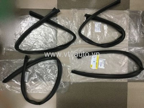 Gioăng mép cửa trước trái Daewoo Lanos,96304078
