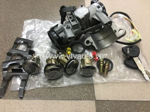 Cụm công tắc khởi động và ổ khóa chìa toàn xe Mitsubishi Jolie  MR234877