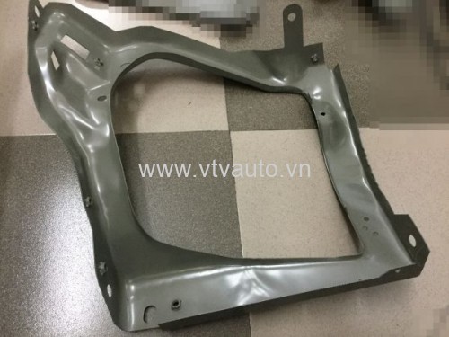 Khung đỡ đèn pha L Ford Transit 2016 