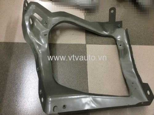 Khung đỡ đèn pha L Ford Transit 2016 