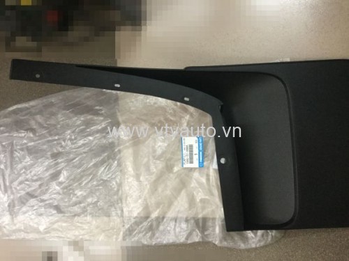 Chắn bùn bánh sau LH Mazda BT50 , 1D02-51-880A