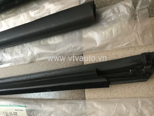 Bộ 4 nẹp chân kính ngoài Ford Laser, Mazda 323 