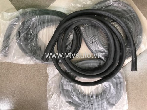 Gioăng thân xe, Ron khung cửa Mazda 323
