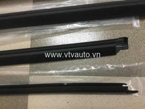 Nẹp chân kính ngoài  Hyundai Getz 8220 1C001/ 82210 1C000/ 83210 1C001/ 83220 1C001