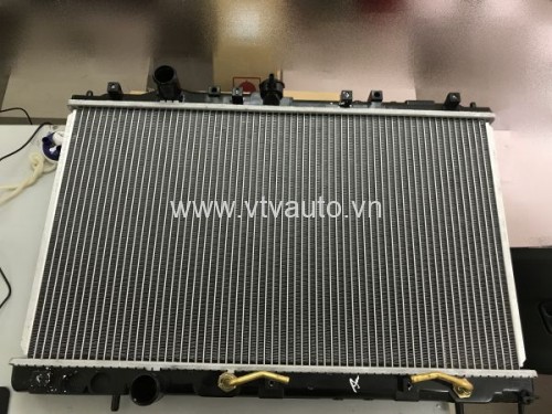 Két nước, két giải nhiệt Mitsubishi Lancer 1999-2002