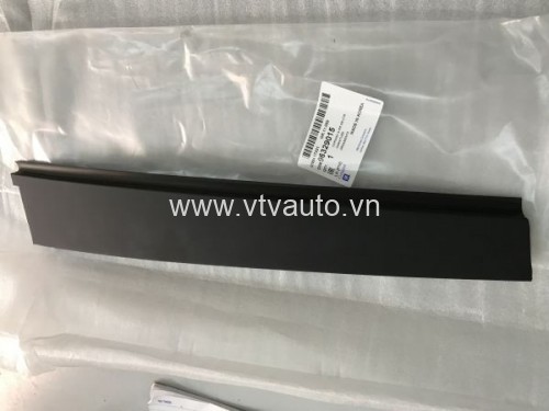 Ốp nhựa (Nẹp) trụ cánh cửa Daewoo Mugnus 96326865, 96329015