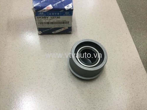 Bi đỡ cam Kia Canival ,0K9BV 12730