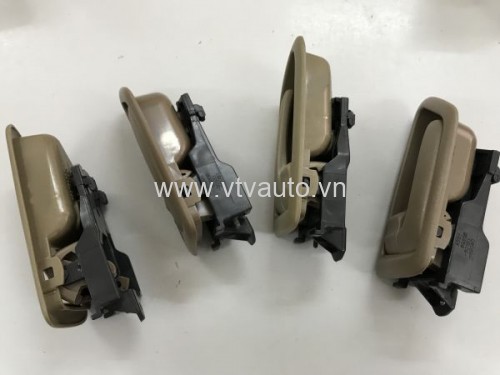 Tay mở trong Toyota Camry 1996-2002