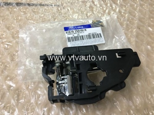 Tay mở trong trái Hyundai Tucson ,82610 2S010CR