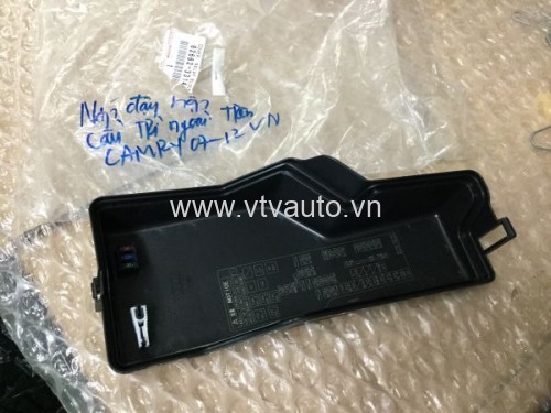 Nắp hộp cầu chì trên Toyota Camry 2007-2013 VN, 82662-33140