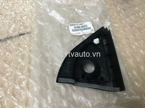 Ốp tam giác trong bên lái gương cơ Toyota Vios 2003, 67492-0D070