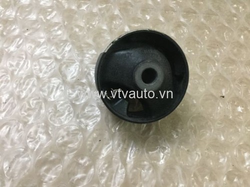 Cao su chân máy sau Toyota  Corolla Altis, B06-TT046