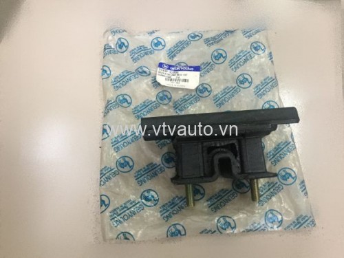 Chân máy trước Ssangyong Musso ,31930-05000
