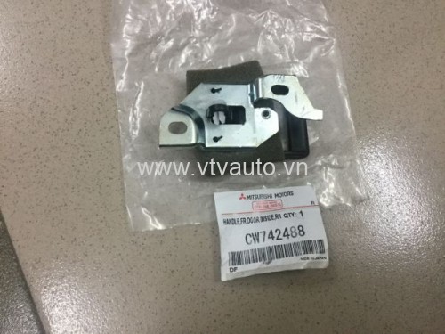 Tay mở trong trước lái Mitsubishi Pajero V31,V32, V33, V45 ,CW742488