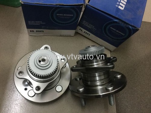 Bi may ơ sau Kia Carens 1.6
