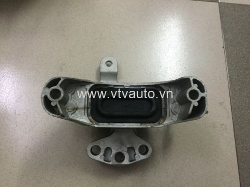 Chân máy bắt tai vuông Chevrolet Orlando
