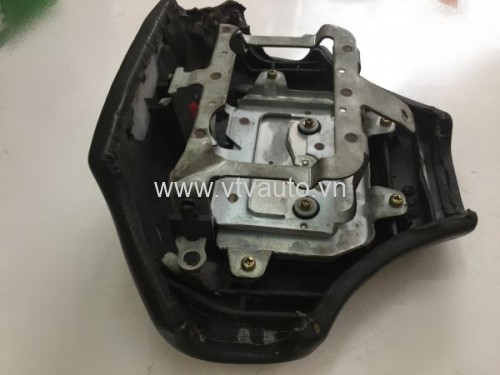 Nắp còi vô lăng Land Cruiser 1992-1995 