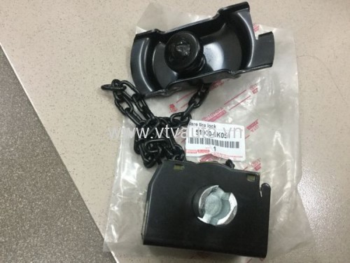 Treo lốp dự phòng Toyota Innova 2010