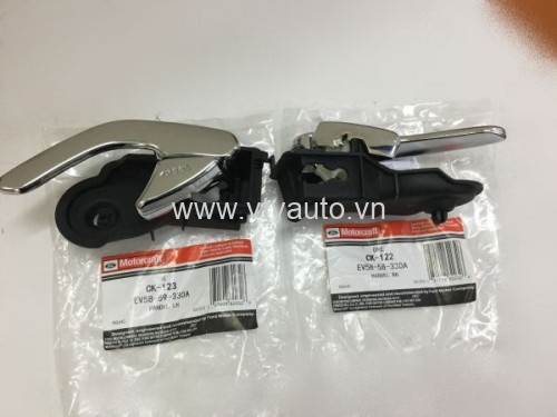 Tay mở phía sau bên  trong Ford Escape 2009