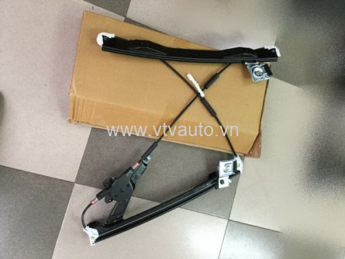 Compa lên kính trước R Ford Mondeo 