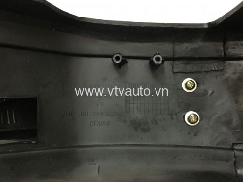 Ốp ba đờ xốc trước Mitsubishi Pajero