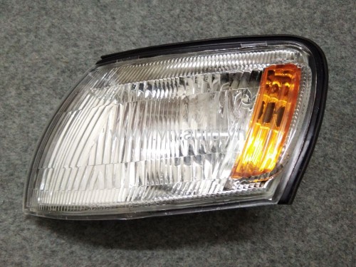 Đèn xi nhan bên trái Toyota Corona 1993