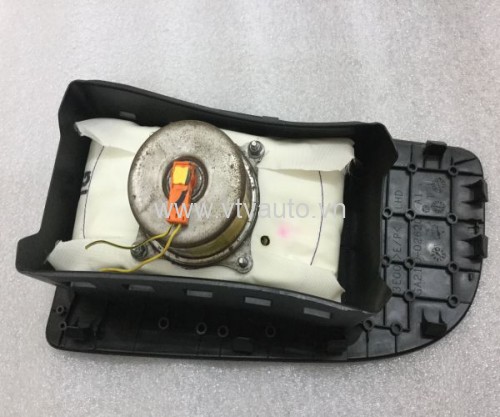 Túi khí bên phụ Mitsubishi Triton 2009 