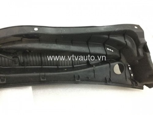Ốp nhựa dưới chân kính chắn gió trước Hyundai Verna 2008
