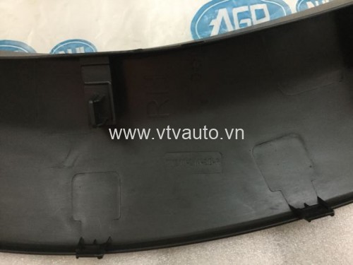 Ốp phồng ba đờ xốc trước RH Toyota Hilux 2012 