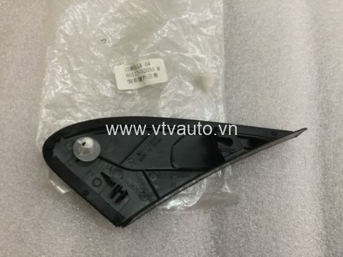 Ốp tam giác chân gương Toyota Corolla Altis 2003 
