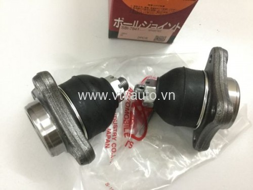 Rô tuyn đứng trên Mitsubishi Triton 2010