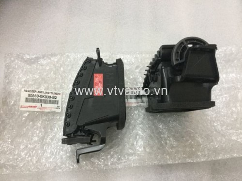 Cửa gió điều hòa bên phụ Toyota Innova 