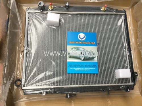 Két nước Toyota Land Cruiser 2004