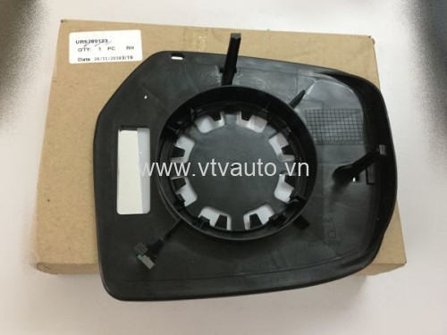 Mặt gương phải Ford Everest 2013 