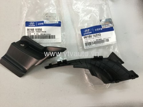 Ốp góc 2 bên chắn rác chân kính Hyundai Verna 2008 