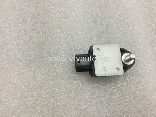 Cảm biến va chạm Toyota Innova 2010  